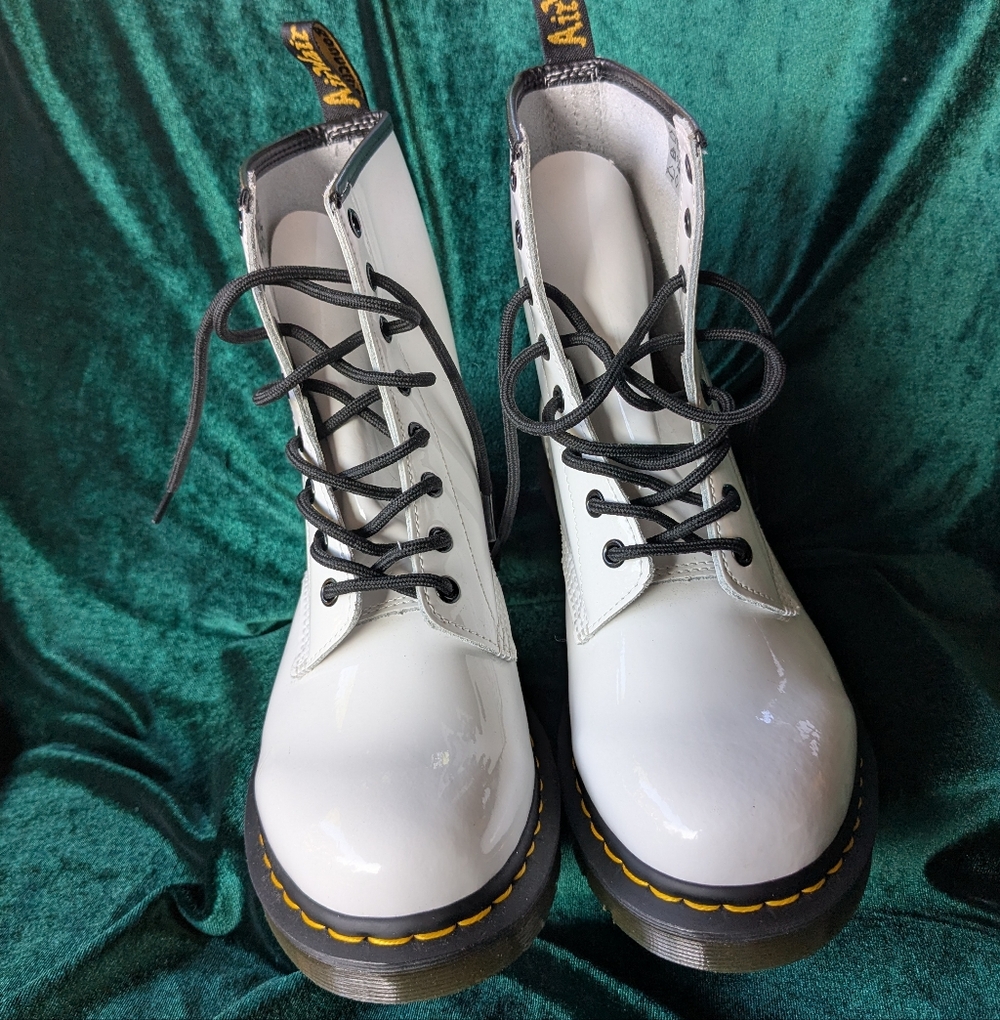 Dr. Martens Women's 1460 W Patent Leather 8Eye Boot - Picture 4 of 6